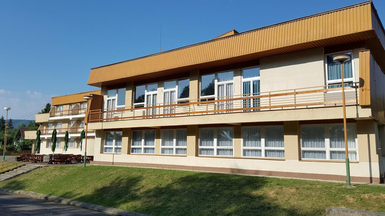 Hotel Banik Nitrianske Rudno Exterior photo