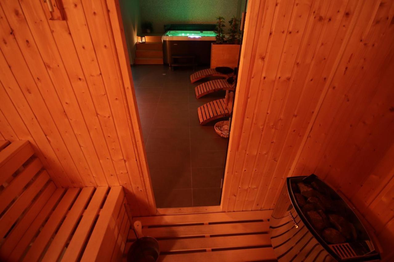 Hotel Banik Nitrianske Rudno Exterior photo
